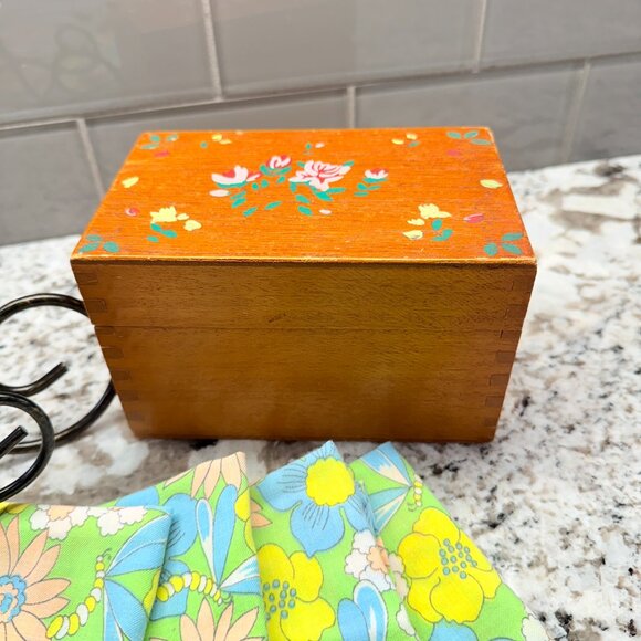 Vintage Kitchen Bundle, Recipe Box - Chicken Easel - Retro Napkins - - Picture 7 of 17